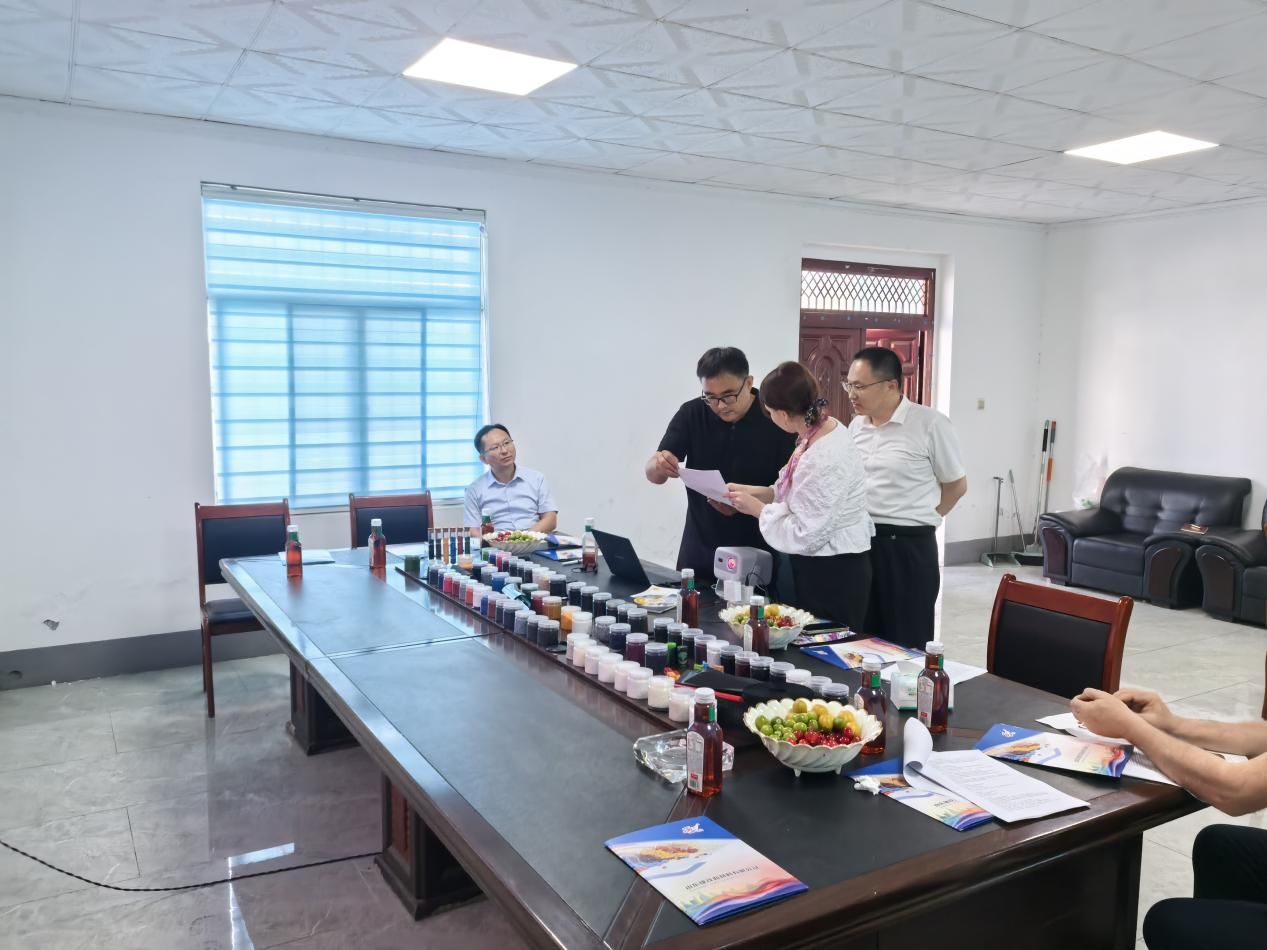 �Խӽ����ٷ�չ��Я�ֹ�����Ʒ��